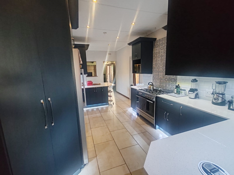 4 Bedroom Property for Sale in Windsor Park Eastern Cape